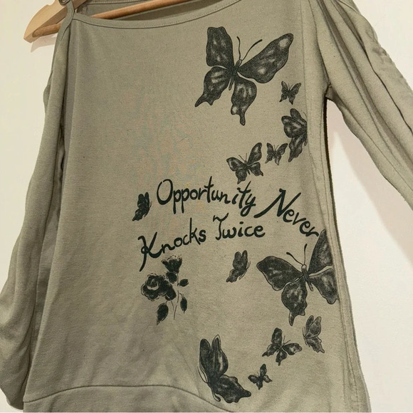 Women’s Y2K Miss Green O-Ring Long Sleeve Butterfly Graphic With Ruffle Sleeves - Picture 4 of 16